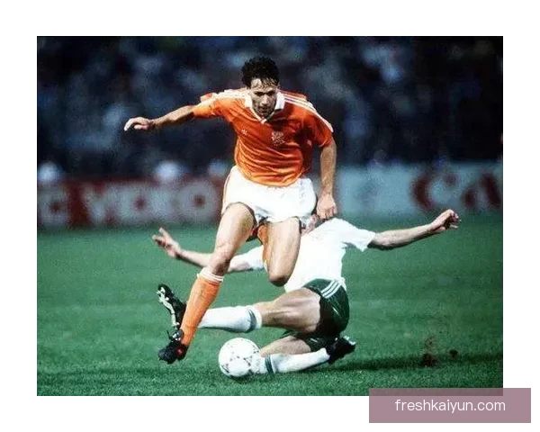 沙勒罗瓦战术解析：球队在新赛季中展现出的打法与表现分析